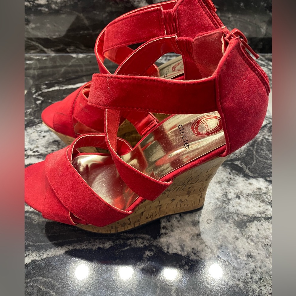 Red Platforms - image 2